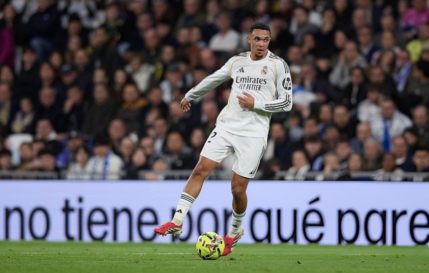 Trent Alexander-Arnold sắp trở lại Liverpool 796195