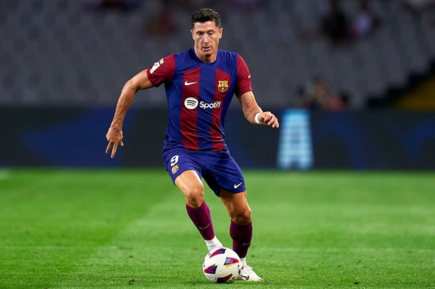 Đại diện Fifa chính thức lên tiếng, Lewandoski rời Barca? 318127