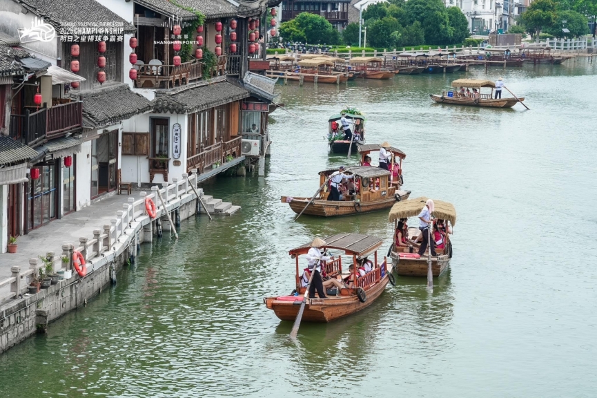 Tuyển bóng chuyền nữ Việt Nam du hí tại Thượng Hải 666936