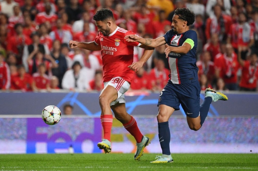 Benfica gây sức éo ngay ở những phút đầu trận. Ảnh: GETTY