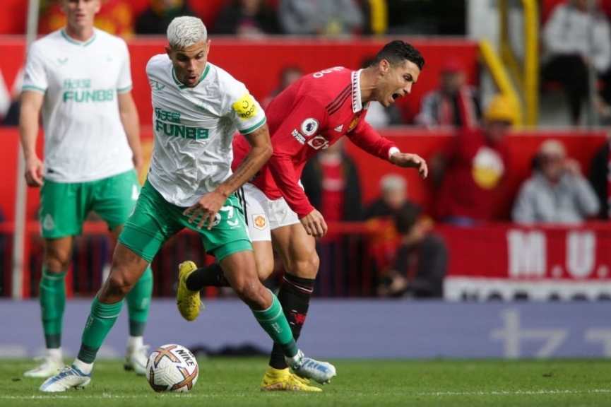 Kết quả Ngoại hạng Anh hôm nay 17/10: Man City thua 'muối mặt', Arsenal ngư ông đắc lợi