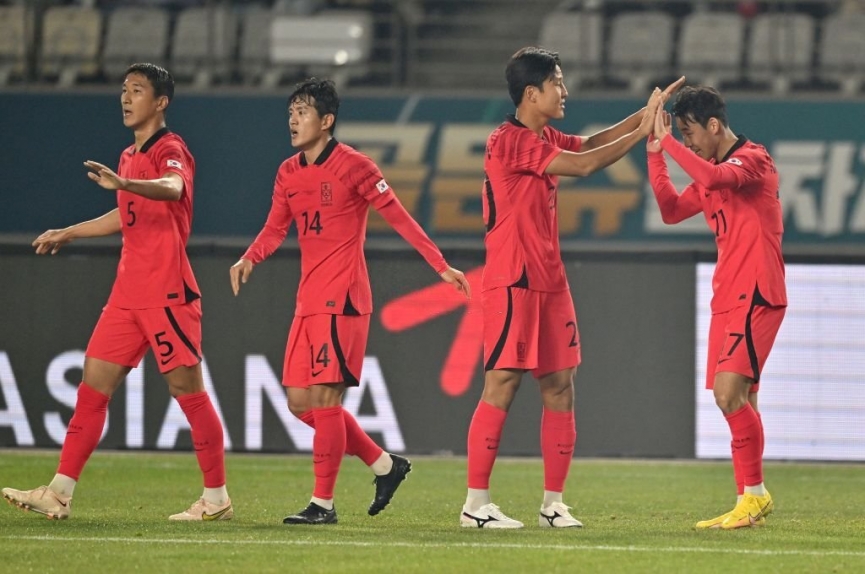 Vắng Son Heung-min, tuyển Hàn Quốc 'chật vật' trước đội bóng hạng 62 thế giới 216570