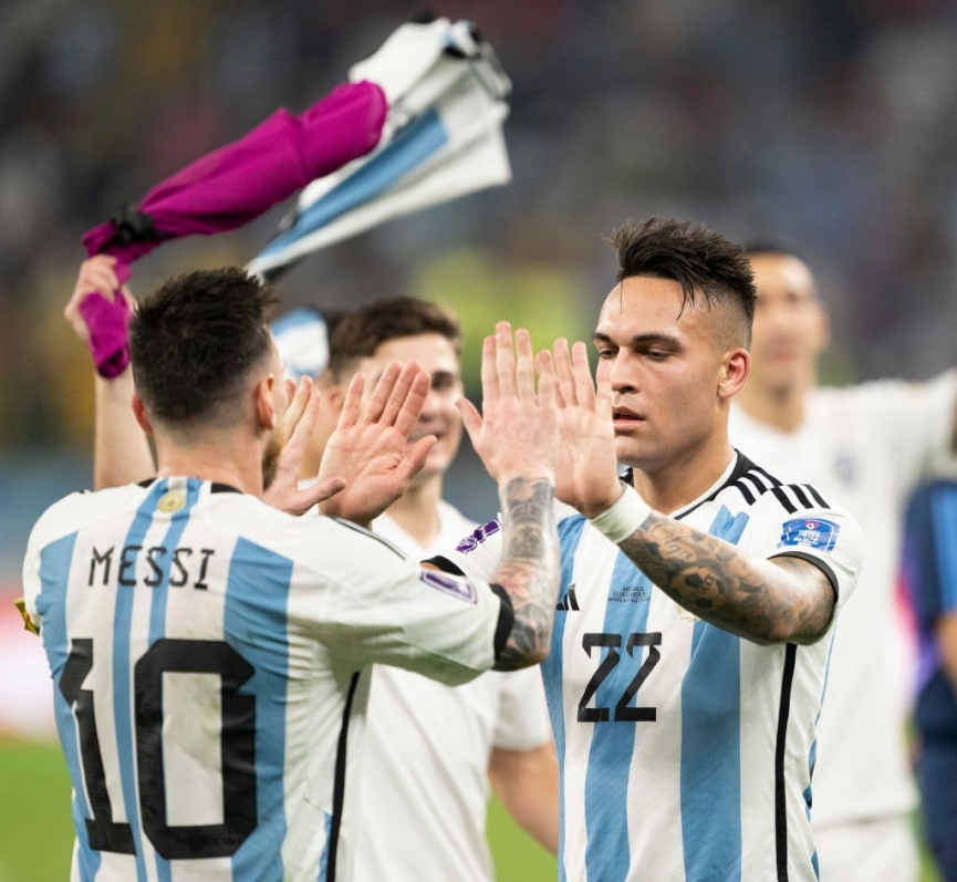 Xứng danh huyền thoại, Messi có hành động 'miễn chê' tại World Cup 2022 228469