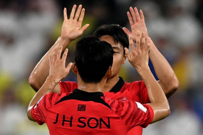 Hàn Quốc có bàn thắng danh dự do công của Seung-Ho Paik