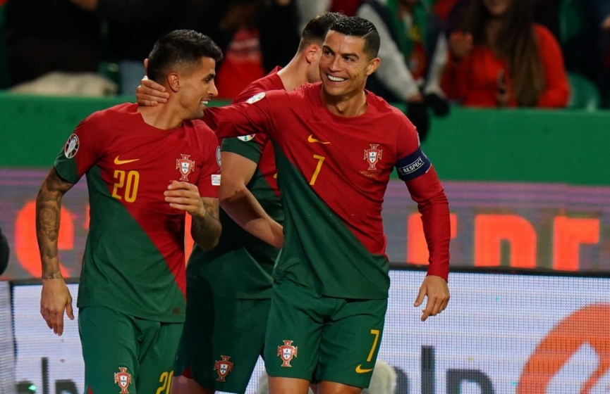 Ronaldo នៅរដូវផ្ការីក ព័រទុយហ្គាល់បានបំបាក់ក្រុមដែលមាន៩៦កន្លែងអន់ជាងវៀតណាម Tel 261153