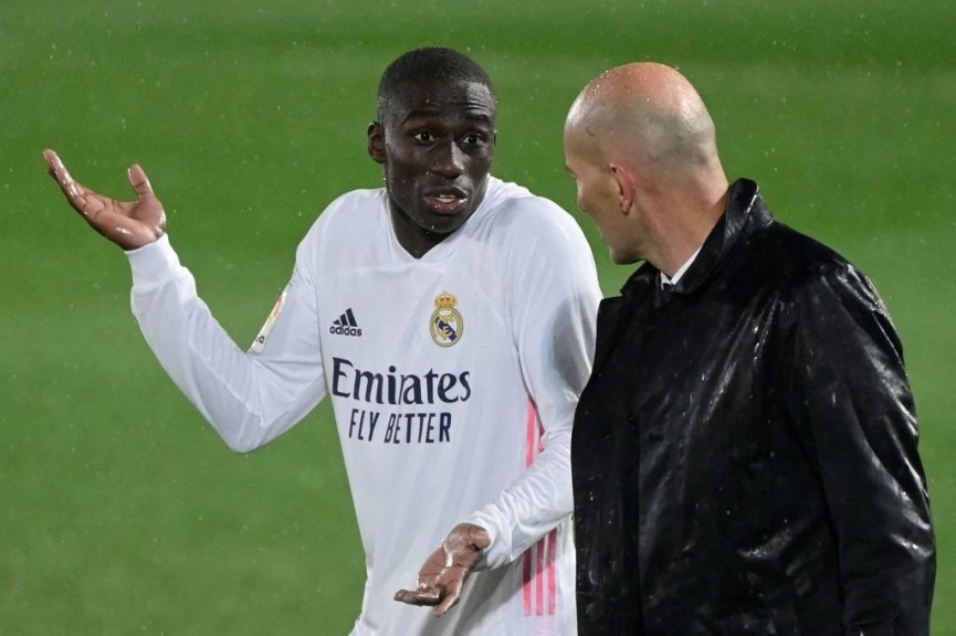 zidane-mendy-1682349973.jpg