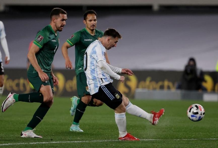 Trực tiếp Argentina 1-0 Bolivia: Messi lập siêu phẩm-74787