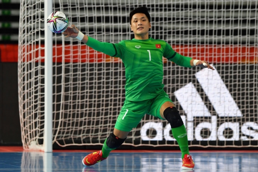FIFA ấn tượng với 'người nhện' của Futsal Việt Nam-76207