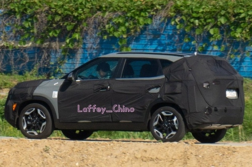 Kia Seltos 2022 chố t lị chramắt, bổ sung thêm tuỳ chọn động cơ mới 149823