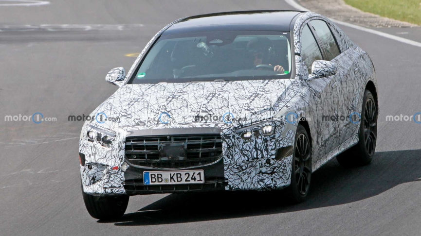 new-mercedes-benz-e-class-front-view-spy-photo-1