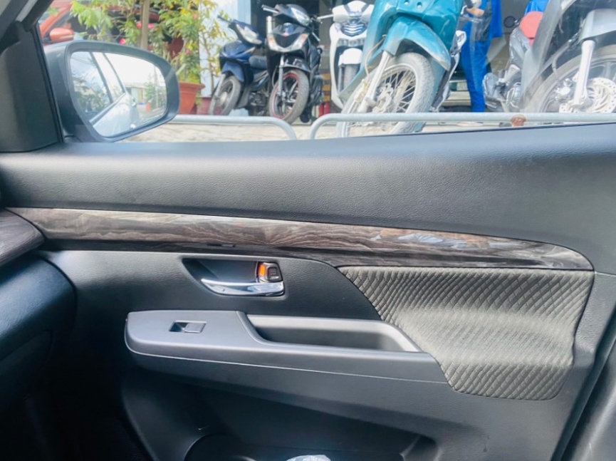 Suzuki Ertiga Hybrid tiếp tục 'nhá hàng', bật mí cụm pin trên xe, tiết kiếm xăng tới 20% 188681