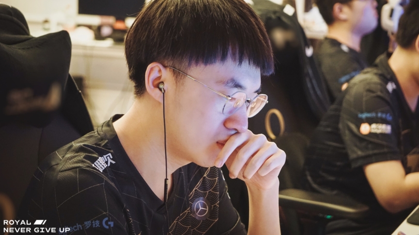 Các thành viên RNG phải thi đấu với cường độ rất cao