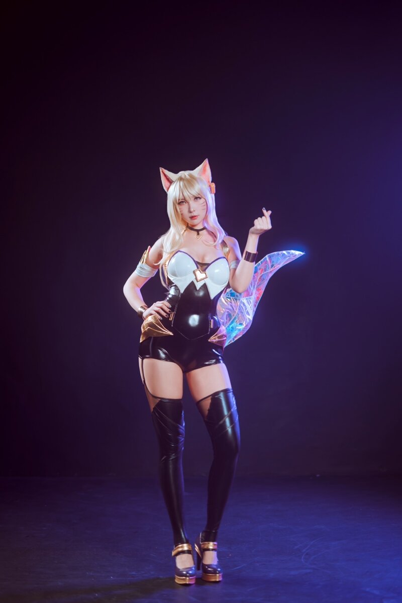 Game thủ cosplay nhóm nhạc KDA, nhưng sao lại có Taric ở đây? 268168