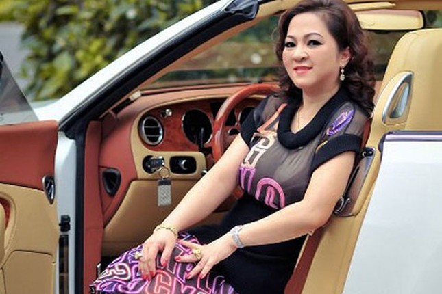 “Choáng” với thú chơi xe sang trăm tỷ của bà Nguyễn Phương Hằng 58207
