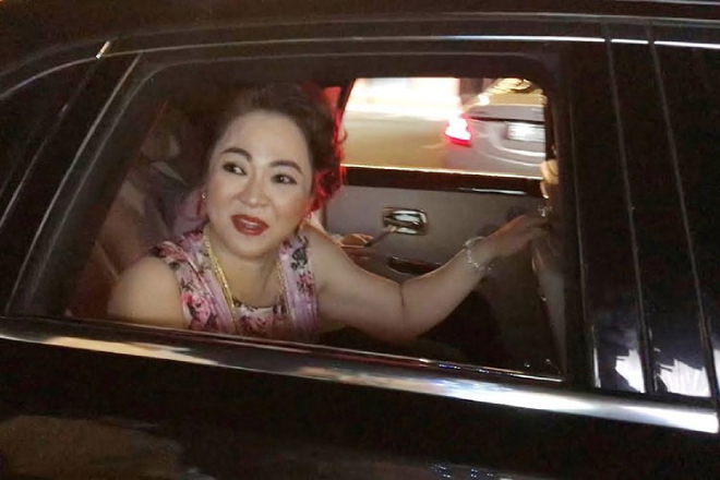 “Choáng” với thú chơi xe sang trăm tỷ của bà Nguyễn Phương Hằng 58209