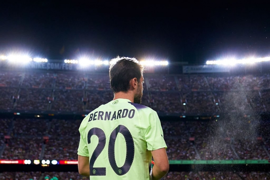 Barca chốt tân binh cuối cùng: Giá cao hơn cả Lewandowski? 178216