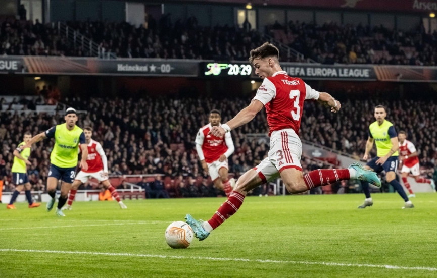 Phản ứng bất ngờ của HLV Arsenal sau khi Tomiyasu gặp chấn thương 213362