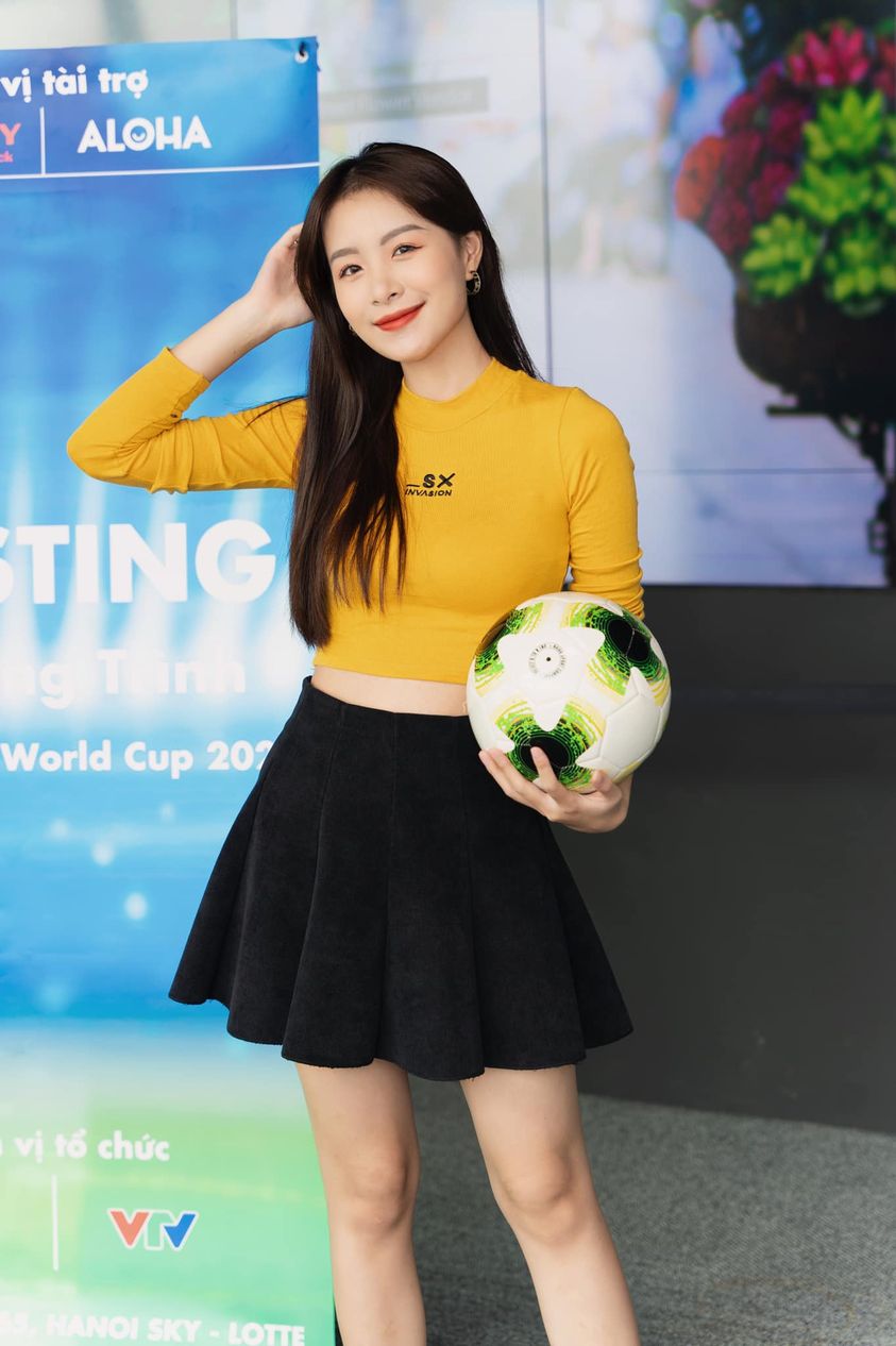 Ngắm toàn bộ 32 mỹ nhân của VTV đồng hành cùng World Cup 2022 218684