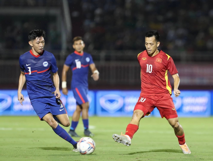 Trực tiếp Việt Nam 1-0 Singapore: Văn Quyết mở điểm (HẾT HIỆP 1) 191048