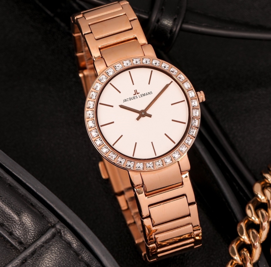 Black Friday 2022 – Siêu bão giảm giá lớn nhất trong năm lên đến 50% tại Đăng Quang Watch 221600