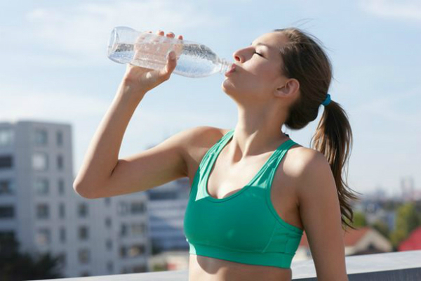 Uống nước chanh giảm cân