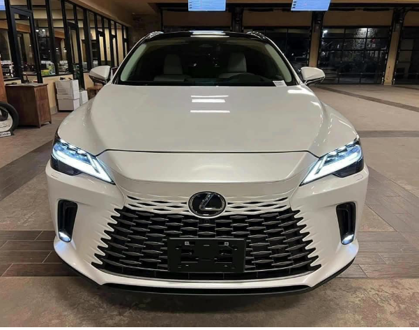 lexus1-1676870840.png