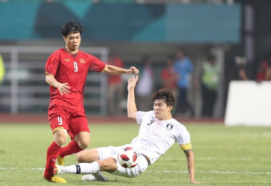 Cầu thủ từng ‘bắt chết’ Quang Hải lọt top 10 hậu vệ hay nhất thế giới 211639