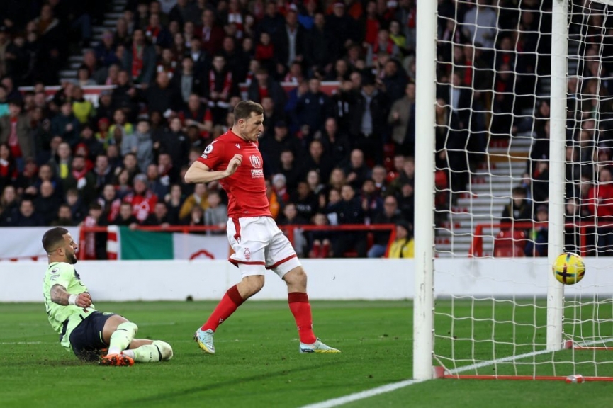 Haaland bắn chim, đá bay luôn cơ hội đưa Man City lên đầu bảng 249971