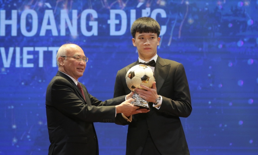 hoang-duc-gianh-bong-vang-1645030485-1677322016.jpeg