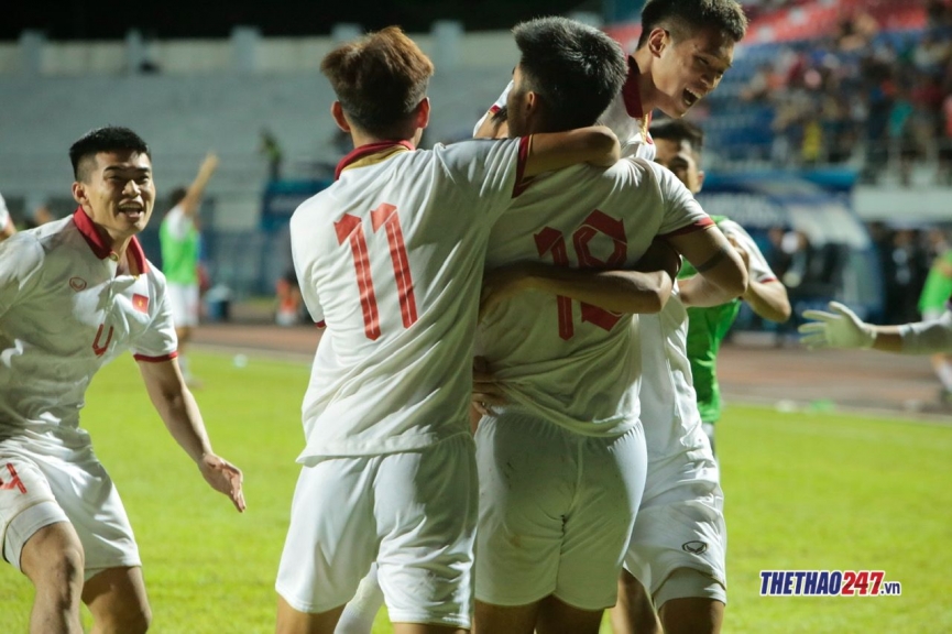HLV Hoàng Anh Tuấn trải lòng sau khi cùng U23 Việt Nam vô địch 318960