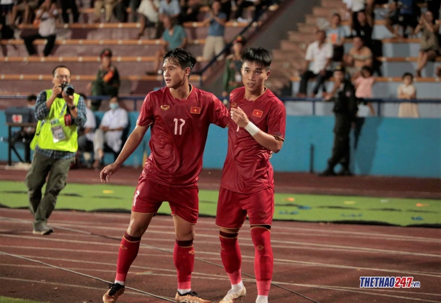 Trực tiếp U23 Việt Nam 1-0 U23 Guam: Văn Đô tỏa sáng 323132