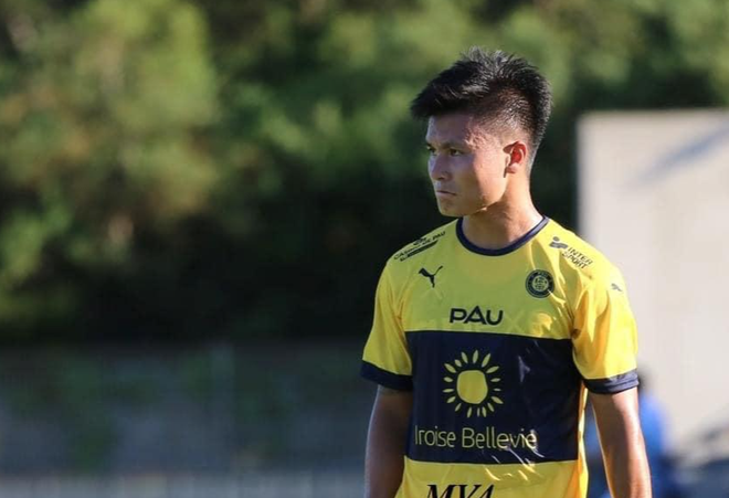 Sắp về Việt Nam, Quang Hải nhận tin buồn từ Pau FC -218163