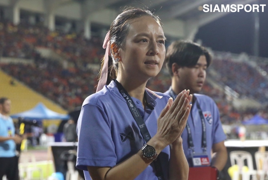 Madam Pang 'xin lỗi rối rít' vì khiến Messi Thái dính chấn thương 193116