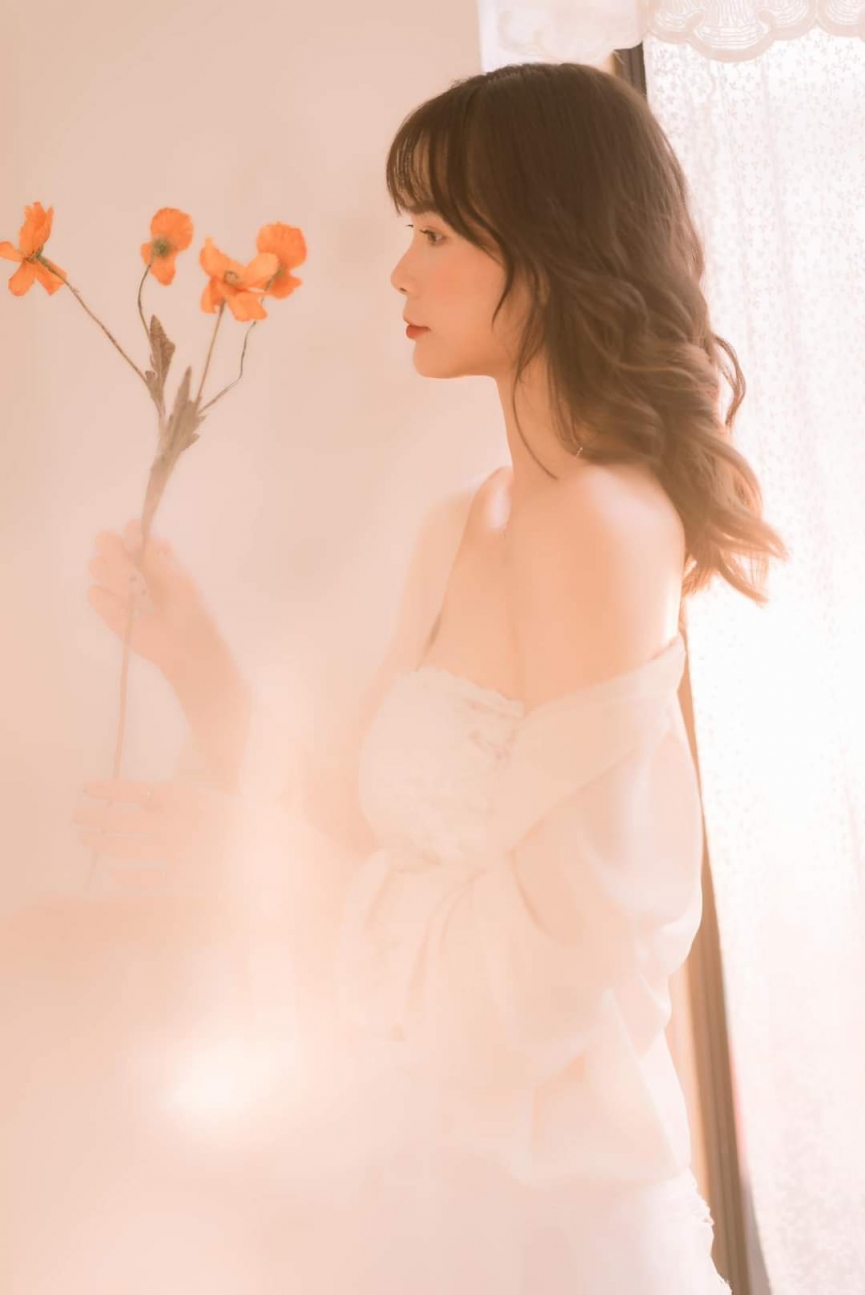 Hotgirl bóng chuyền 1m85 diện váy khoe vai trần, fan giục đi thi hoa hậu 230243