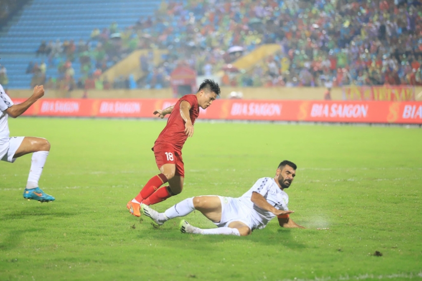 Trực tiếp Việt Nam 0-0 Palestine: Chủ nhà lấn lướt 325348