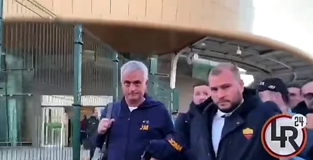 Tin chuyển nhượng: MU quyết mua Ramos, Mourinho có động thái đầu tiên sau tin đồn dẫn dắt Bồ Đào Nha 232851