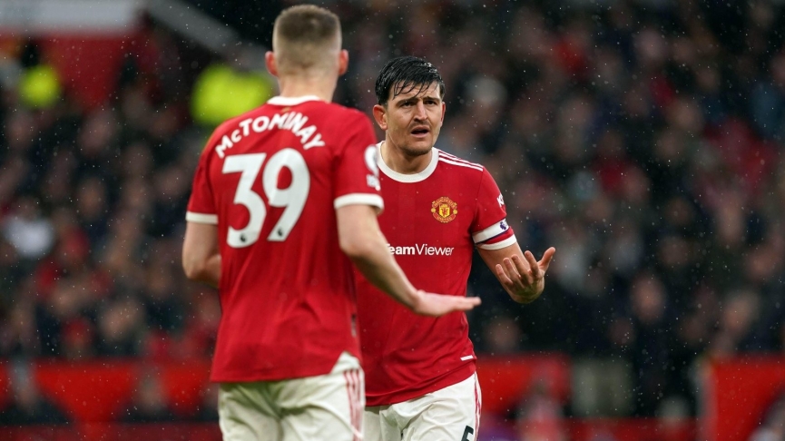 harry-maguire-and-scott-mctominay-look-confused-for-manchester-united-1674618782.jpg