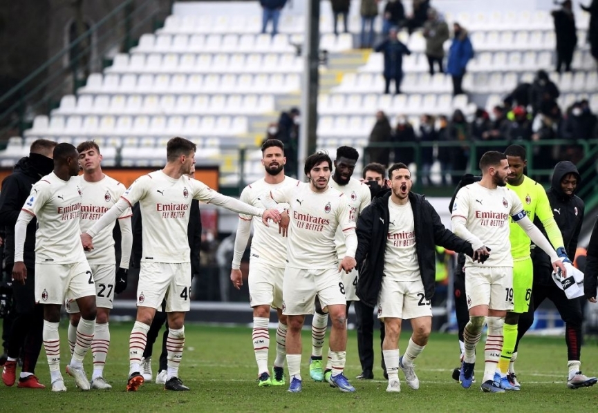Ibrahimovic lập công, Milan dễ dàng hủy diệt Venezia 102704