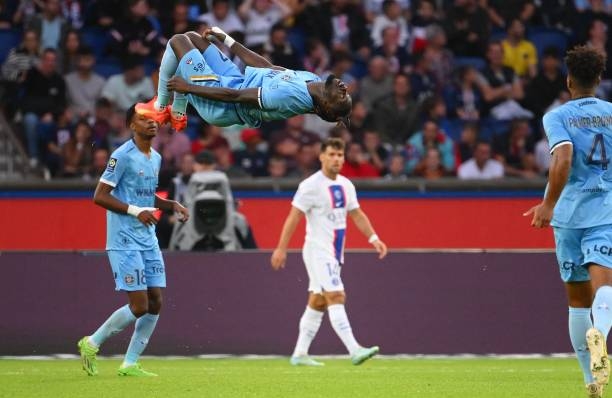 Messi hóa nguồn cảm hứng, PSG có trận rượt đuổi tỉ số trong cơn mưa bàn thắng 210853