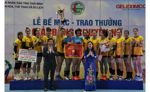 Đối đầu nhau trên tuyển, hai búa máy bóng chuyền ĐNÁ hội ngộ cùng 1 đội 226460