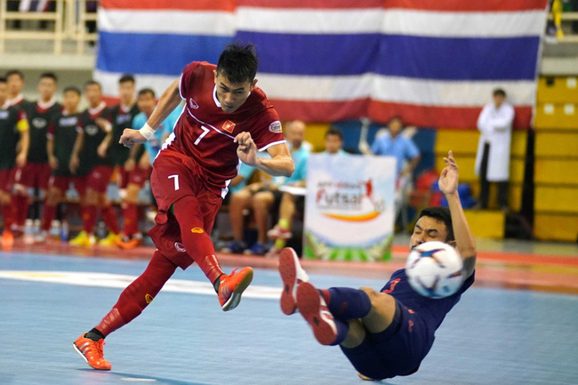 Tin Mới: ĐT futsal Việt Nam và Thái Lan đá giao hữu ở UAE