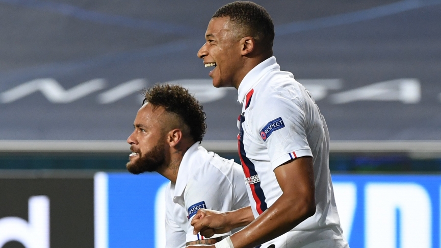 neymar danh nhau voi mbappe trong phong thay do