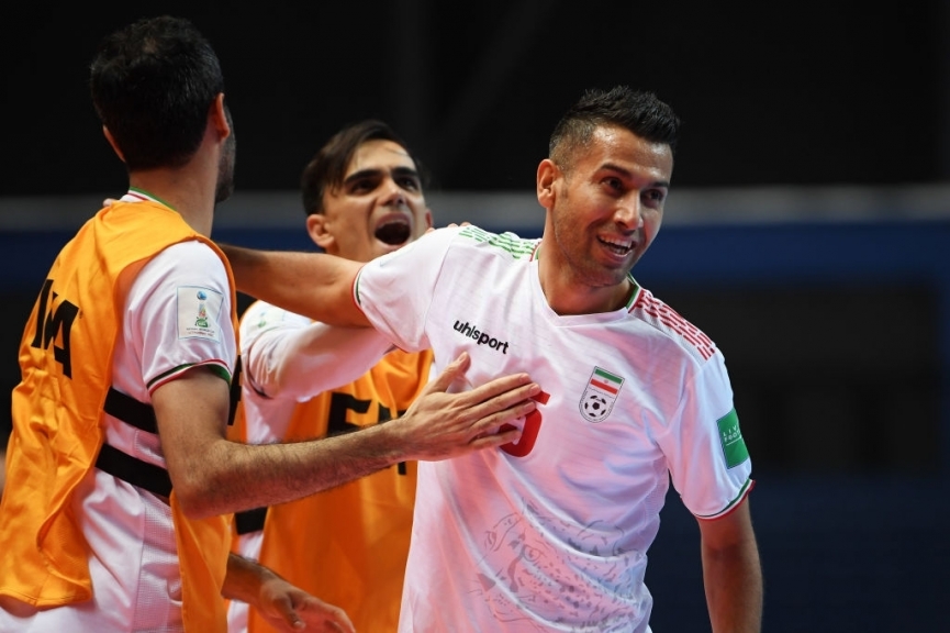 Trực tiếp Serbia 0-2 Iran: Căng như dây đàn 75641