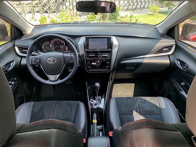 Nội thất Toyota Vios GR-S