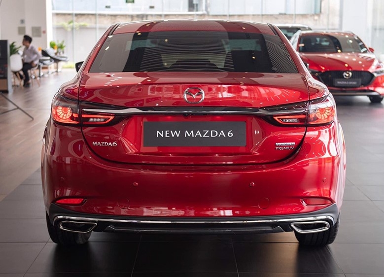 Đuôi xe Mazda 6 2021
