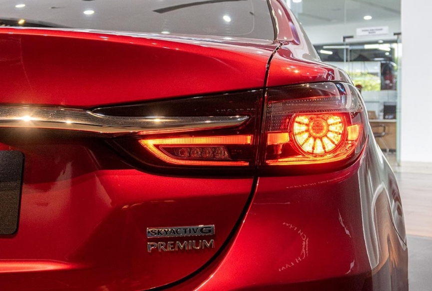 Đèn hậu Mazda 6 2021