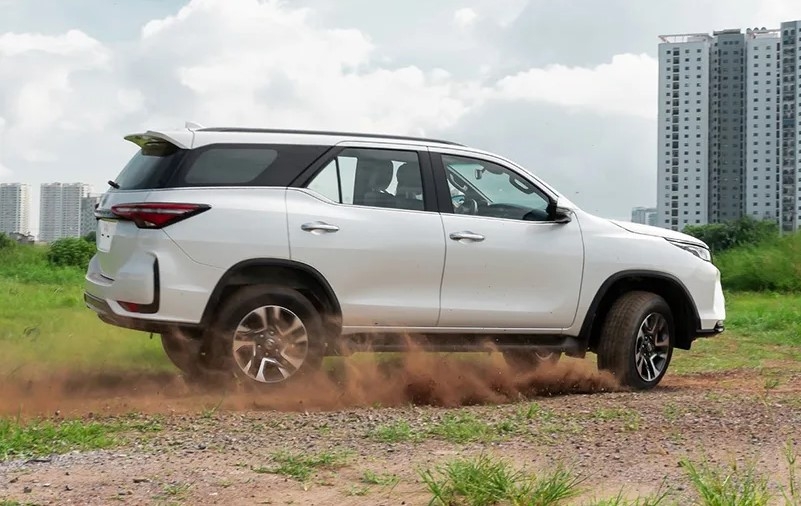 Toyota Fortuner với tính năng an toàn và vận hành êm ái