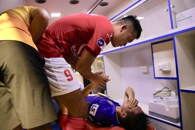 Hùng Dũng muốn NHM thông cảm và động viên Hoàng Thịnh Ảnh 1