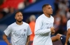 Neymar cứ việc than vãn, Mbappe có lối đi của riêng mình