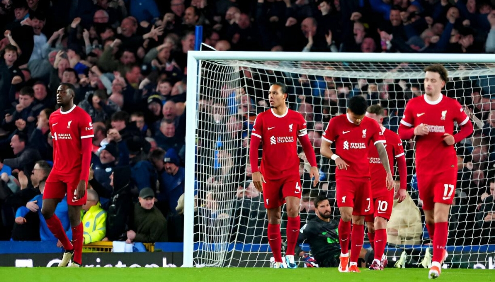 Thua bạc nhược, Liverpool 'hụt hơi' trong cuộc đua vô địch Ngoại hạng Anh